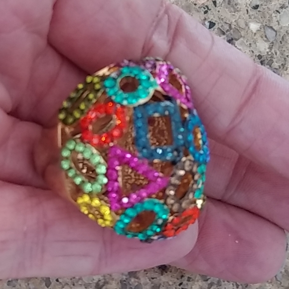 Multi color rhinestone dome ring size 7 - Picture 5 of 9